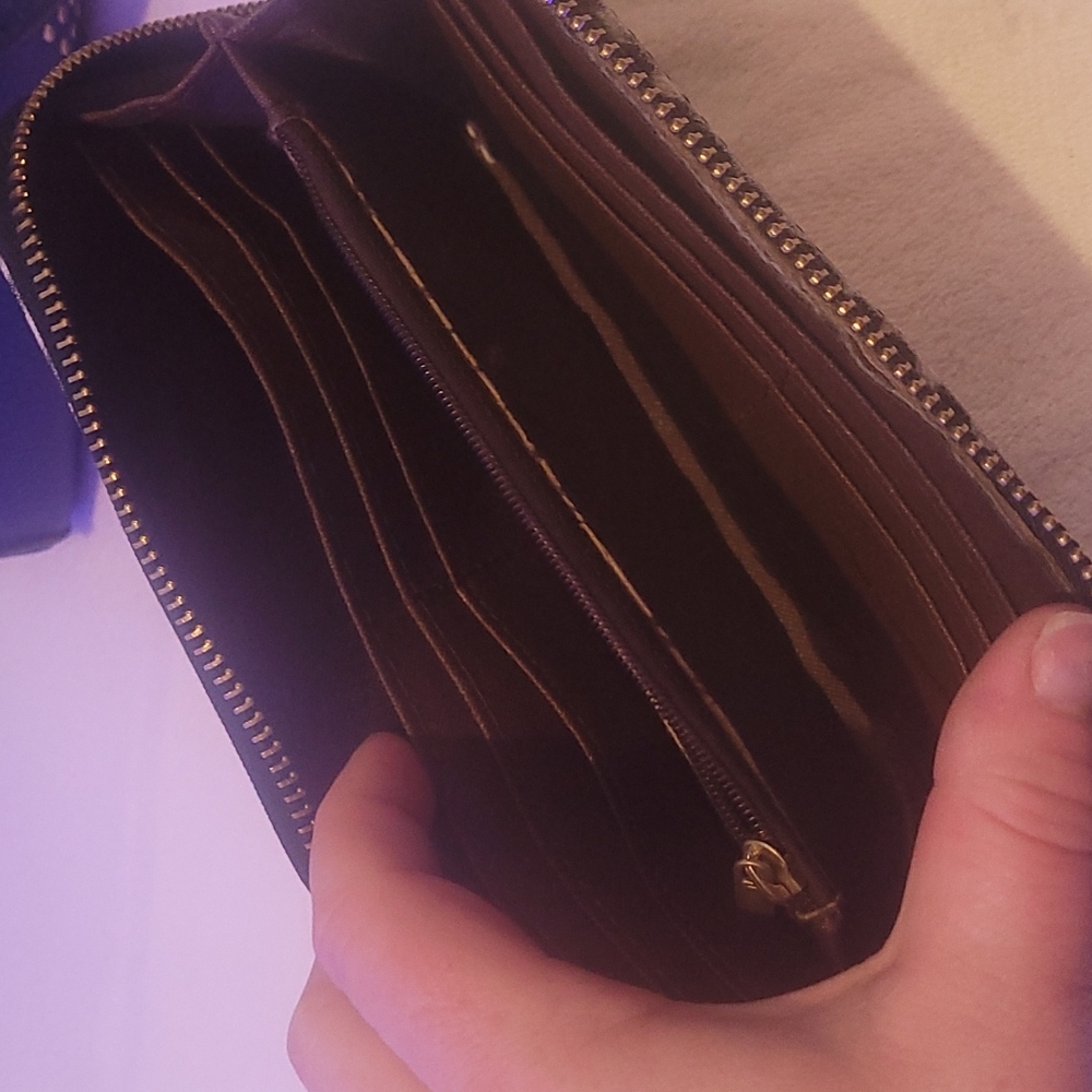 Wallet - Picture 2 of 3